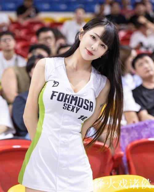 台湾联赛请的韩媛拉拉队美女，就连女的看了都想去现场吧